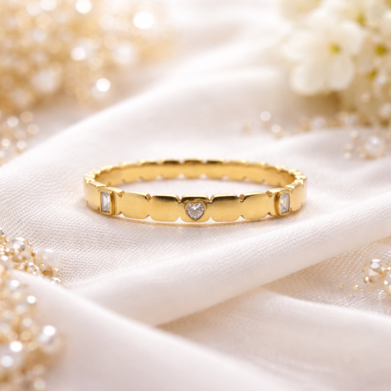 Delicate Heart & Baguette Diamond Gold Bracelet
