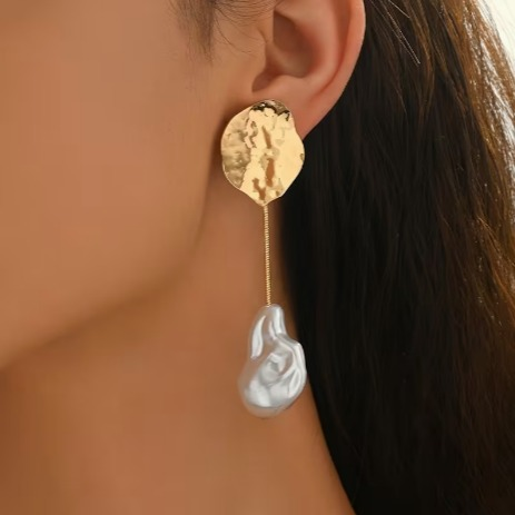 Stylish Metal Round Disc Drop Earrings – Elegant Long Dangle Jewelry for Women