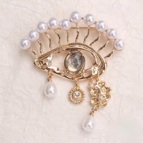 1pc Evil Eye Pearl Brooch – Elegant Crystal & Golden Accent Pin for Clothing & Bags
