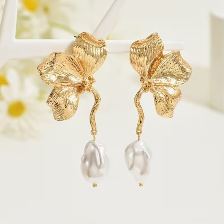 Elegant Golden Floral Drop Earrings – Vintage Faux Pearl Party Jewelry