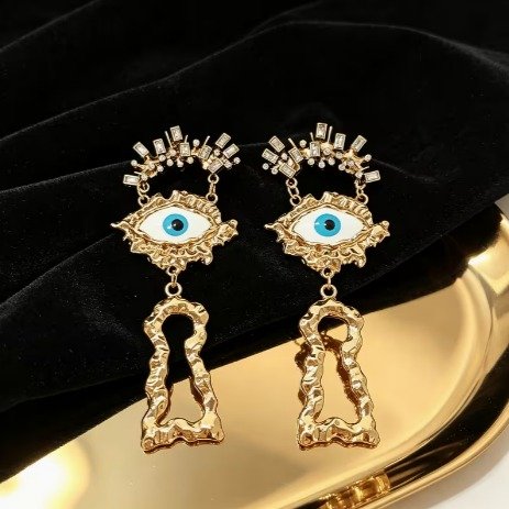Retro Devil Eye Long Pendant Earrings – Elegant Antique Gold Dangle Jewelry